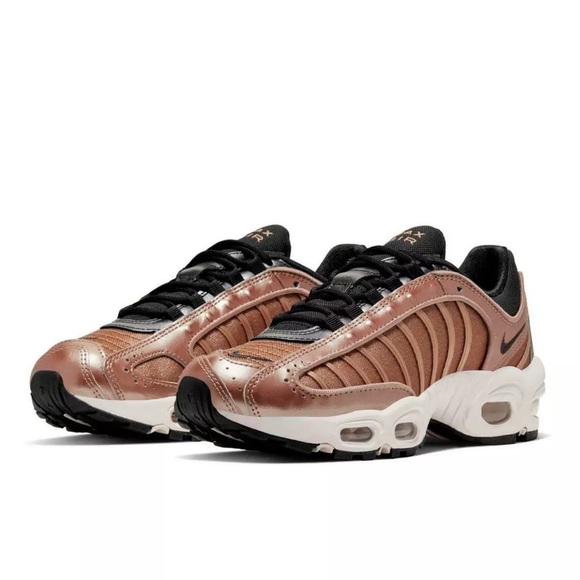 nike women's shoes sparkle